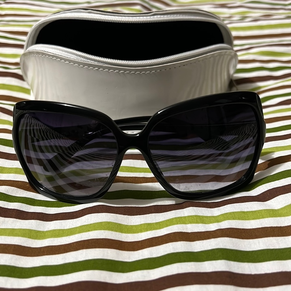 Jessica Simpson Sunglasses 💕